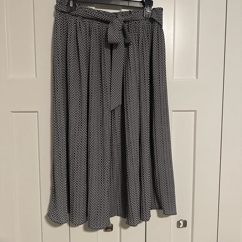 Alice Blue Black and White Women's Pleated Skirt Size XL